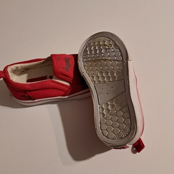 Crazy 8 toddler boys red are size 5 slip on shoes - Picture 2 of 8